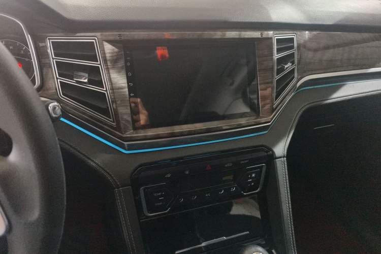 Used Zotye Domy X7 2017 1.8T Manual Luxury Model Audio And AC Panel