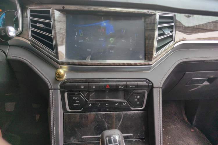 Used Zotye Domy X7 2017 1.8T Manual Luxury Model Audio And AC Panel