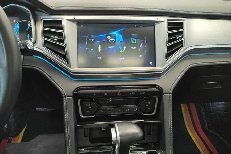 Used Zotye Domy X7 2017 Upgraded Edition 1.8T DCT Huashan Model Audio And AC Panel