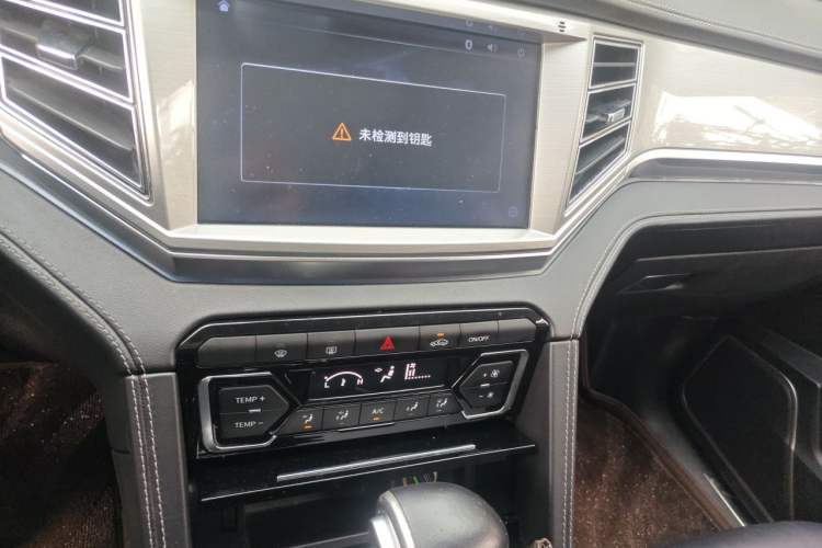 Used Zotye Domy X7 2017 Upgraded Edition 1.8T DCT Huashan Model Audio And AC Panel