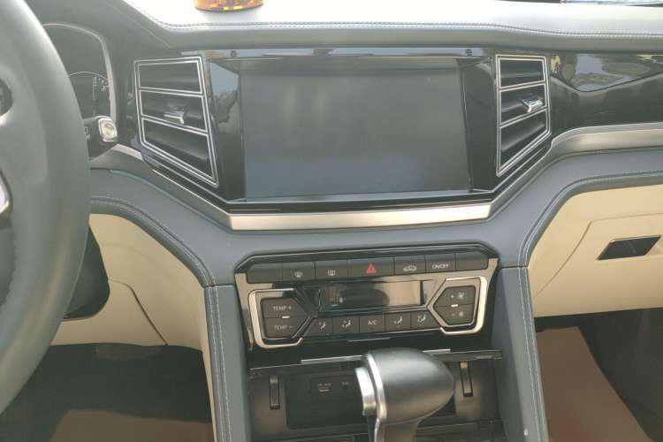 Used Zotye Domy X7 2017 Upgraded Edition 1.8T DCT Huashan Model Audio And AC Panel