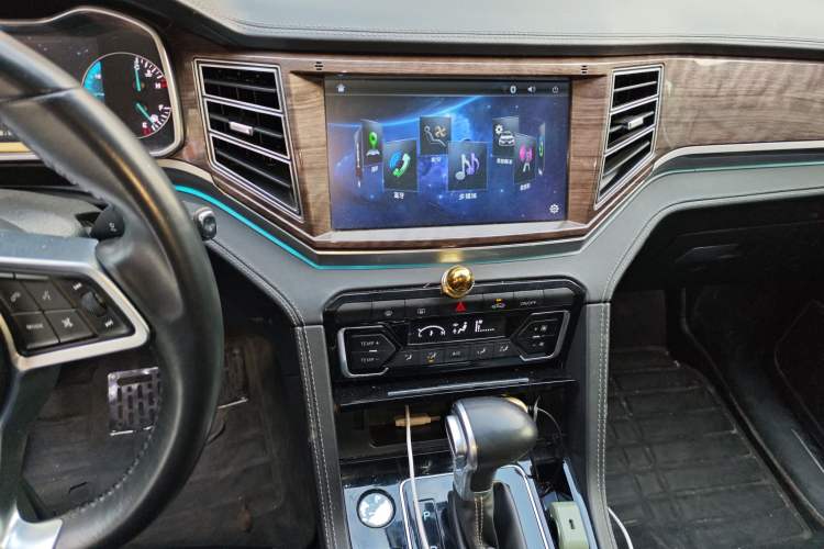 Used Zotye Domy X7 2017 1.8T DCT Prestige Model Audio And AC Panel