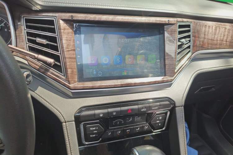 Used Zotye Domy X7 2017 1.8T DCT Luxury Model Audio And AC Panel