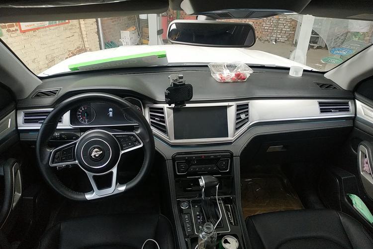 Used Zotye Domy X7 2017 Upgraded Edition 1.8T DCT Huashan Model Center Console