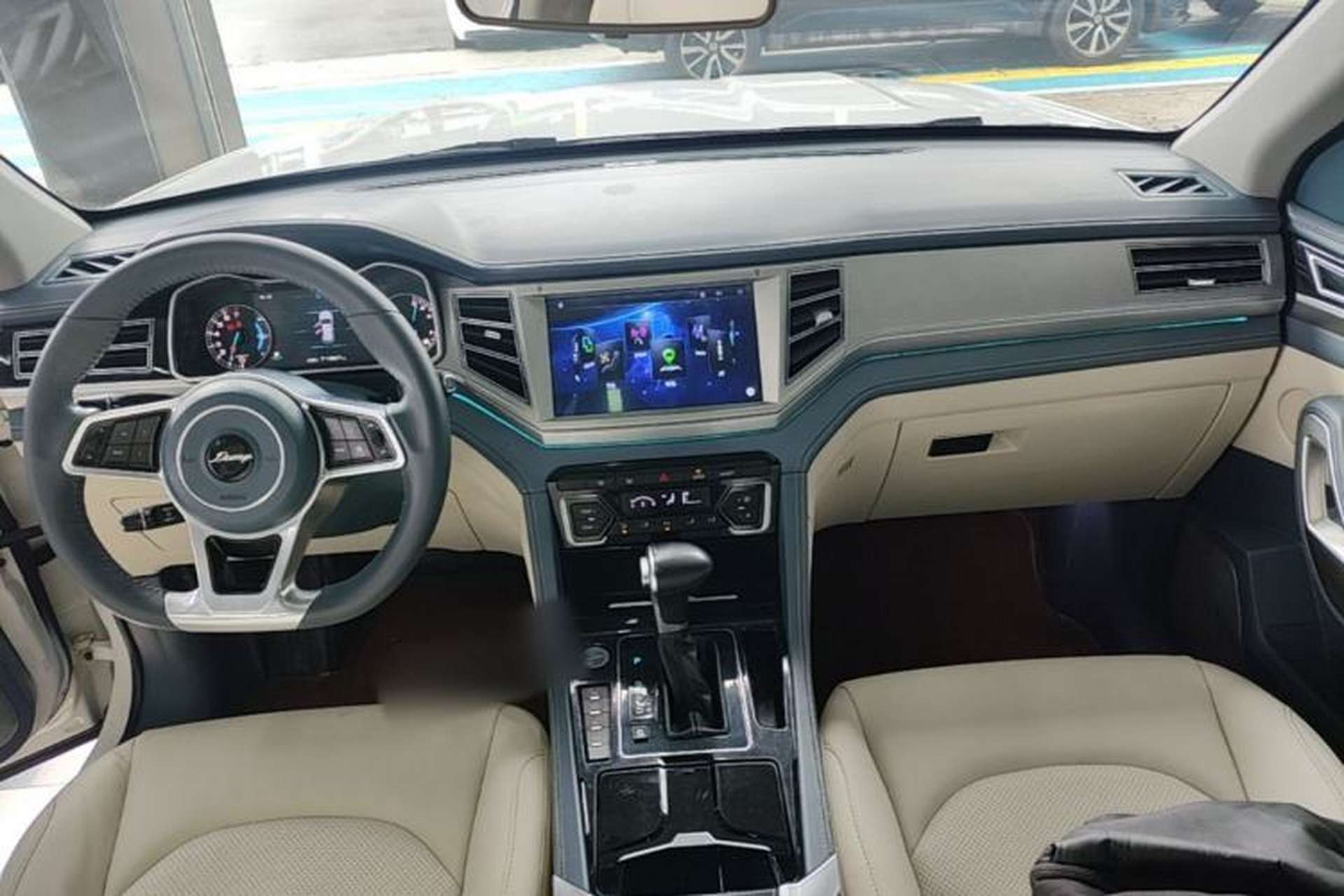 Used Zotye Domy X7 2017 Upgraded Edition 1.8T DCT Huashan Model Center Console
