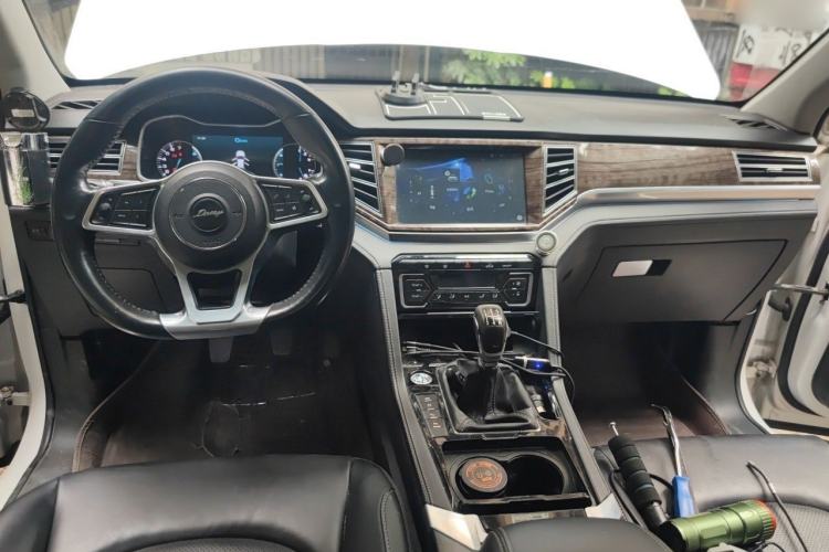 Used Zotye Domy X7 2017 1.8T Manual Luxury Model Center Console