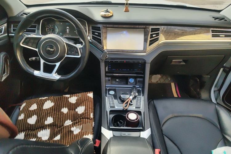 Used Zotye Domy X7 2017 2.0T DCT Ultimate Edition Center Console