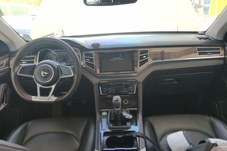 Used Zotye Domy X7 2017 1.8T Manual Luxury Model Center Console