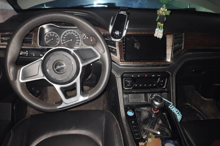 Used Zotye Domy X7 2017 1.5T Manual Elite Version Center Console