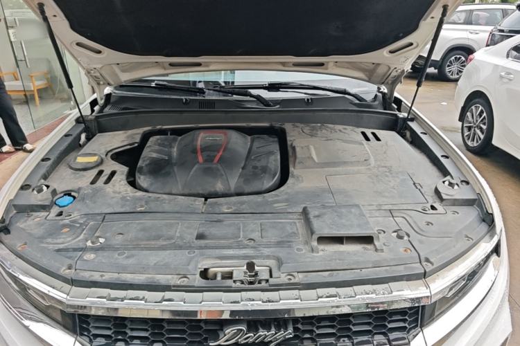 Used Zotye Domy X7 2017 2.0T DCT Ultimate Edition Engine Bay