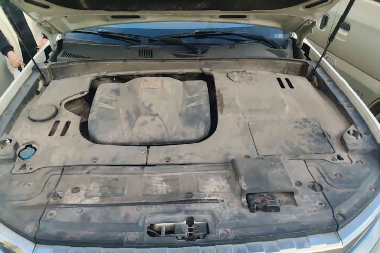 Used Zotye Domy X7 2017 2.0T DCT Ultimate Edition Engine Bay
