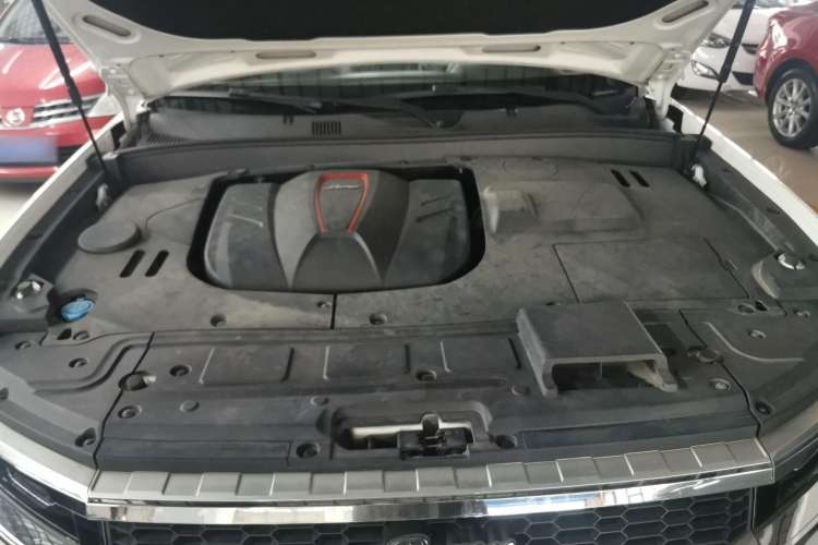 Used Zotye Domy X7 2017 2.0T DCT Ultimate Edition Engine Bay