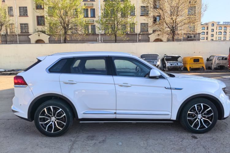 Used Zotye Domy X7 2017 Upgraded Edition 2.0T DCT Huangshan Model 7 Seats Exterior 1
