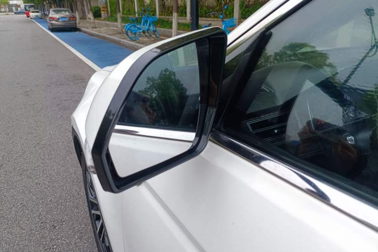 Used Zotye Domy X7 2017 1.8T Manual Luxury Model Exterior 12