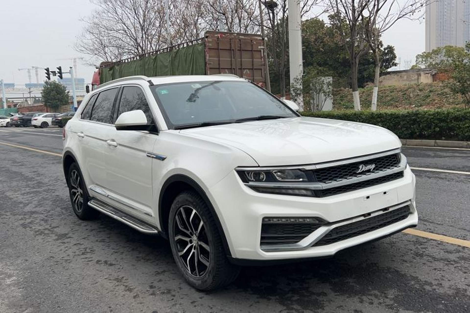 Used Zotye Domy X7 2017 1.8T Manual Luxury Model Exterior 2