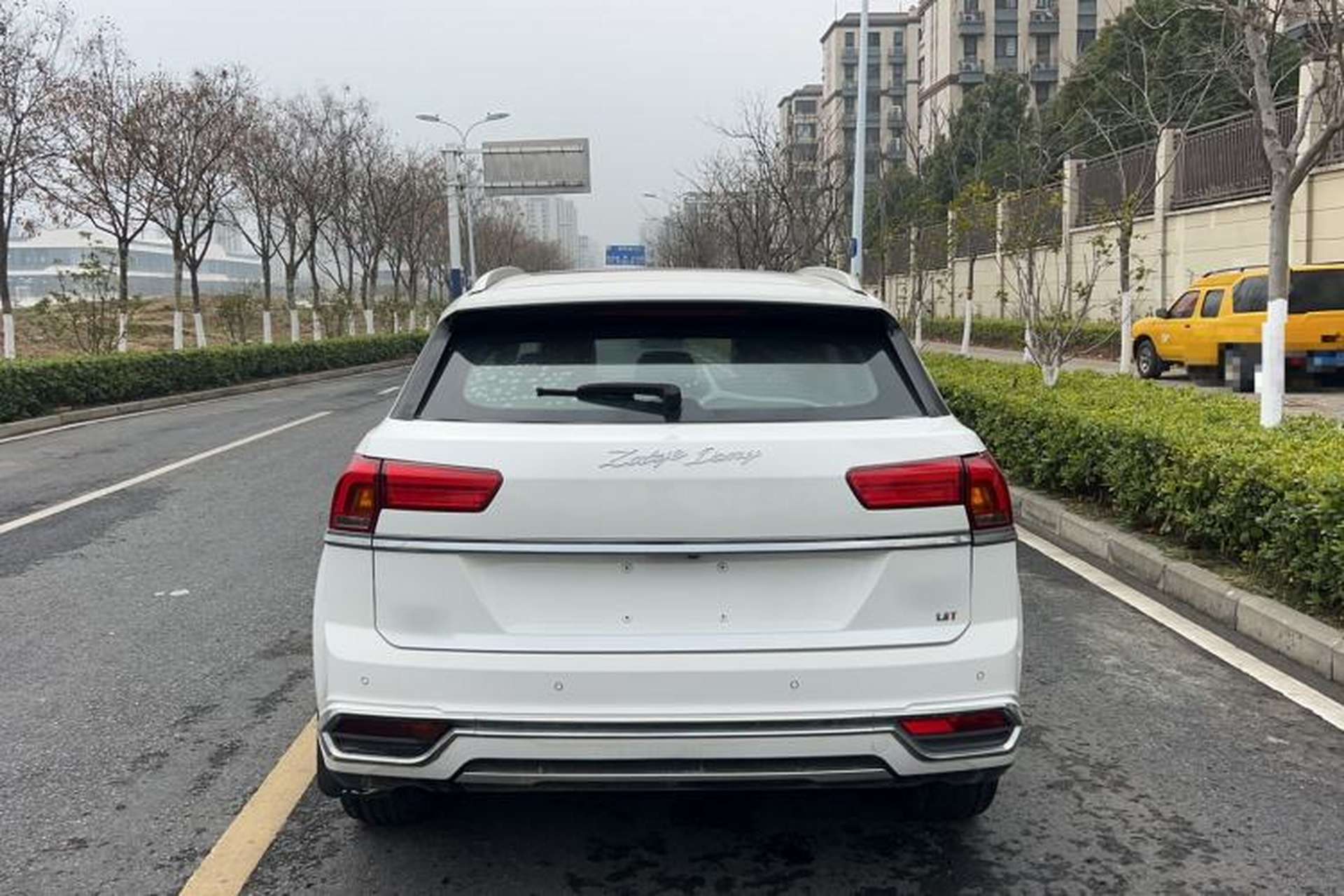 Used Zotye Domy X7 2017 1.8T Manual Luxury Model Exterior 4