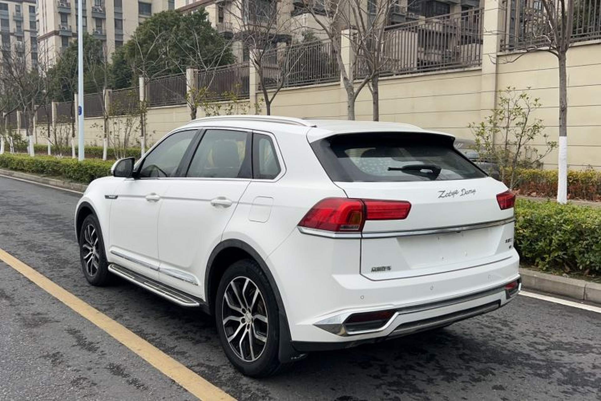 Used Zotye Domy X7 2017 1.8T Manual Luxury Model Exterior 5