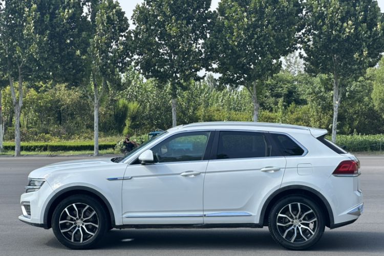 Used Zotye Domy X7 2017 1.8T Manual Luxury Model Exterior 5
