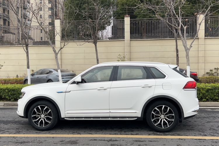 Used Zotye Domy X7 2017 1.8T Manual Luxury Model Exterior 6