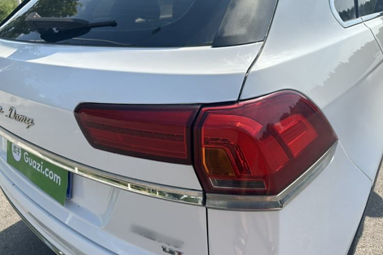 Used Zotye Domy X7 2017 1.8T Manual Luxury Model Exterior 8