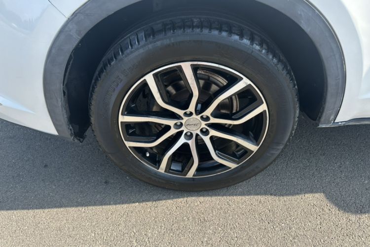 Used Zotye Domy X7 2017 1.8T Manual Luxury Model Exterior 9