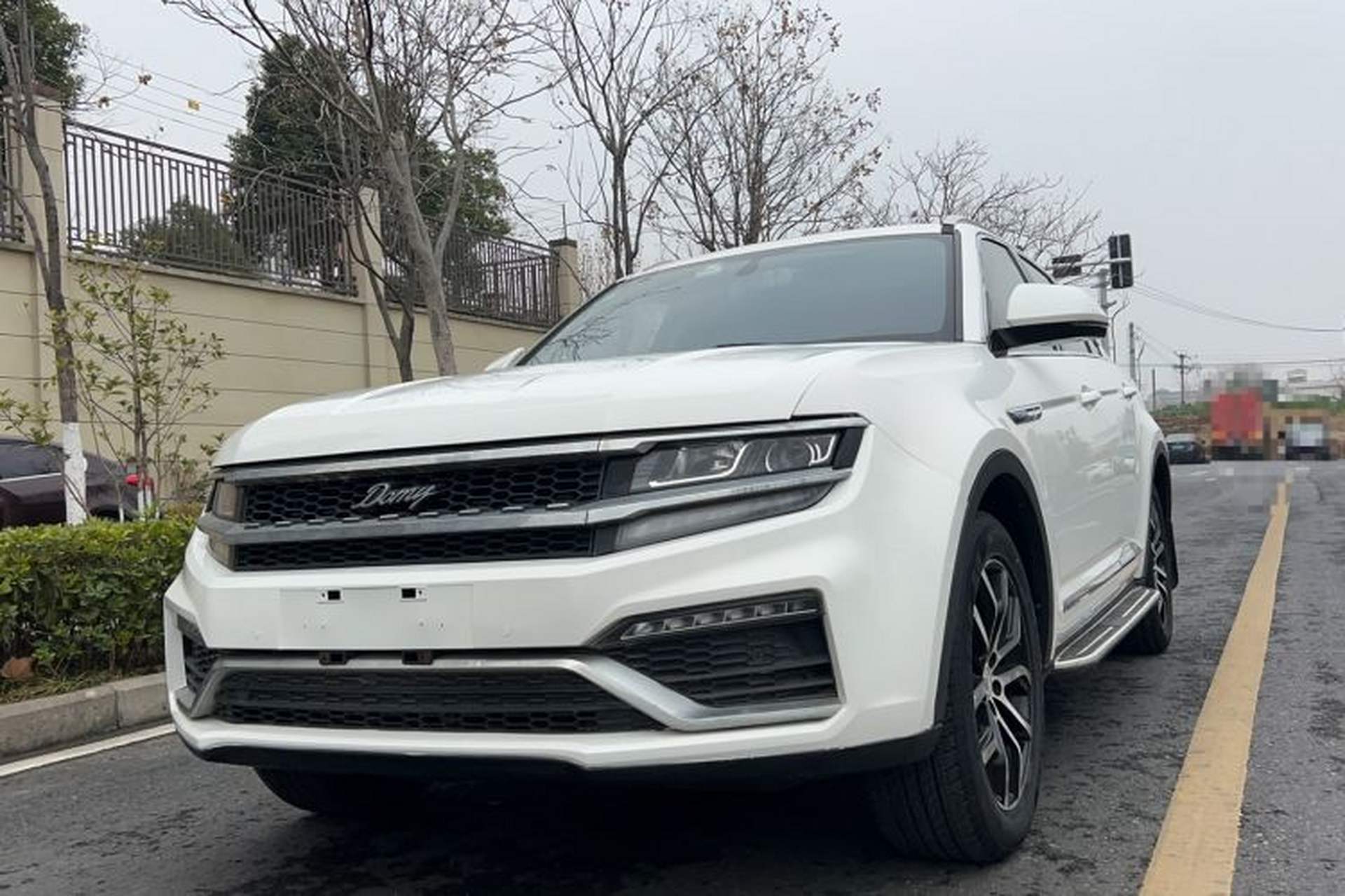 Used Zotye Domy X7 2017 1.8T Manual Luxury Model Front Left 45 Deg