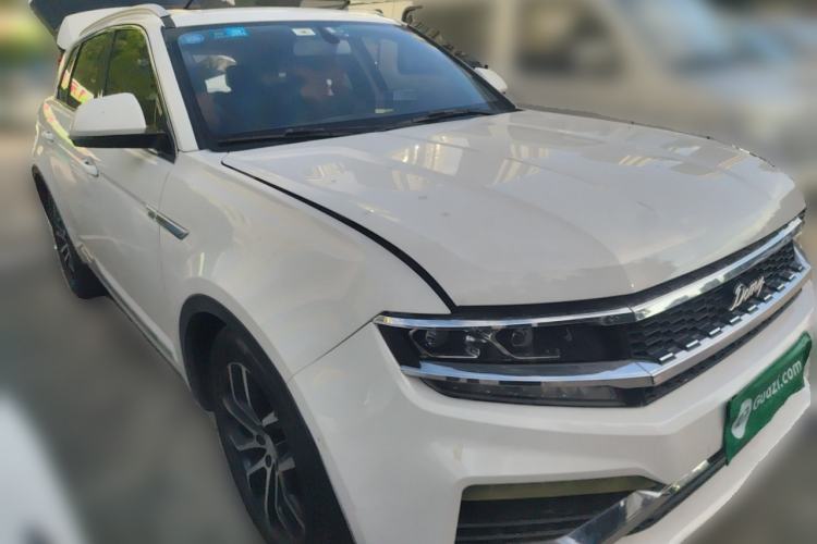 Used Zotye Domy X7 2017 2.0T DCT Ultimate Edition Front Right 45 Deg
