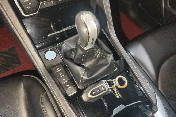 Used Zotye Domy X7 2017 1.8T Manual Luxury Model Gear Lever
