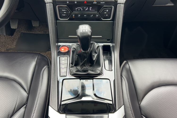 Used Zotye Domy X7 2017 1.8T Manual Luxury Model Gear Lever