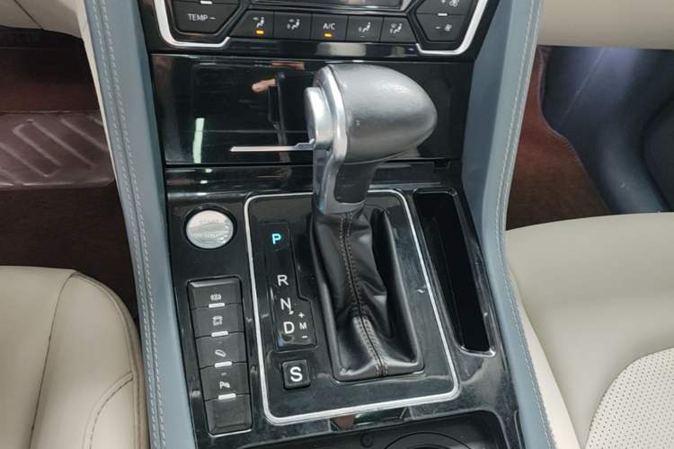 Used Zotye Domy X7 2017 Upgraded Edition 1.8T DCT Huashan Model Gear Lever