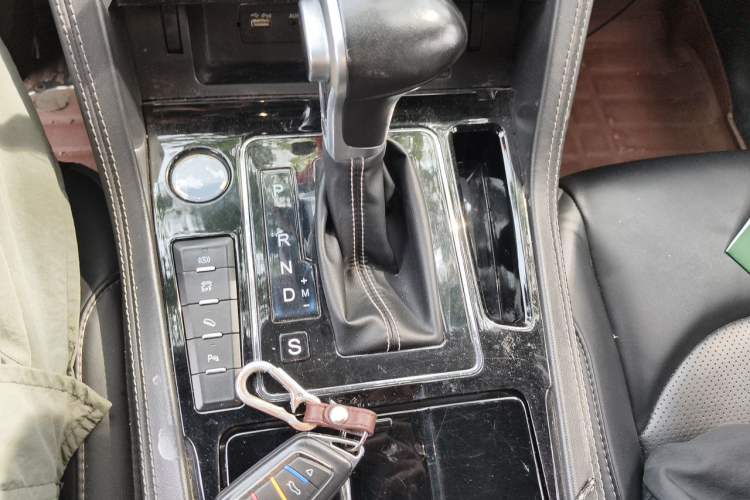 Used Zotye Domy X7 2017 1.8T DCT Prestige Model Gear Lever