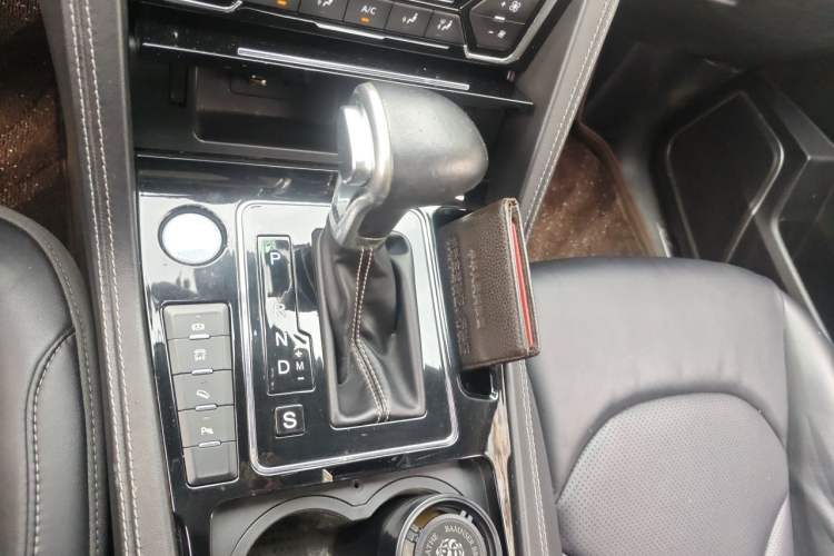 Used Zotye Domy X7 2017 Upgraded Edition 1.8T DCT Huashan Model Gear Lever