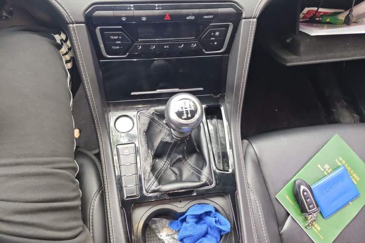 Used Zotye Domy X7 2017 1.5T Manual Elite Version Gear Lever