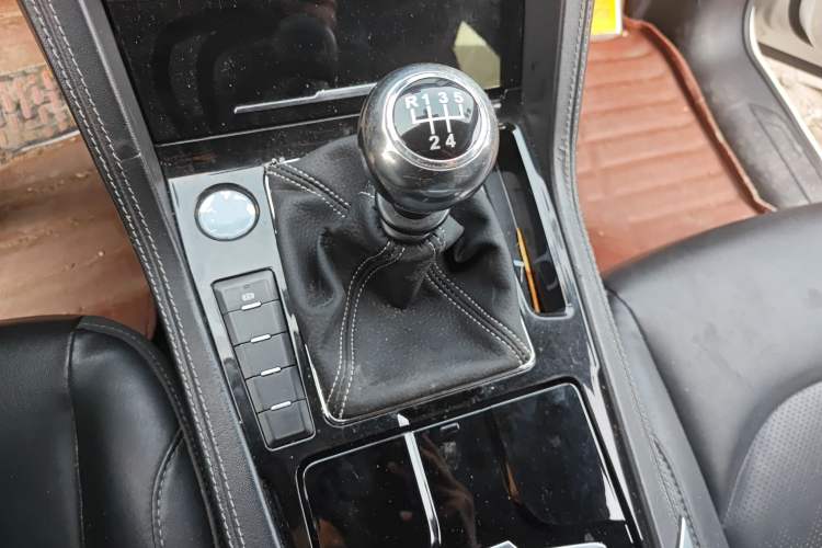 Used Zotye Domy X7 2017 1.5T Manual Elite Version Gear Lever