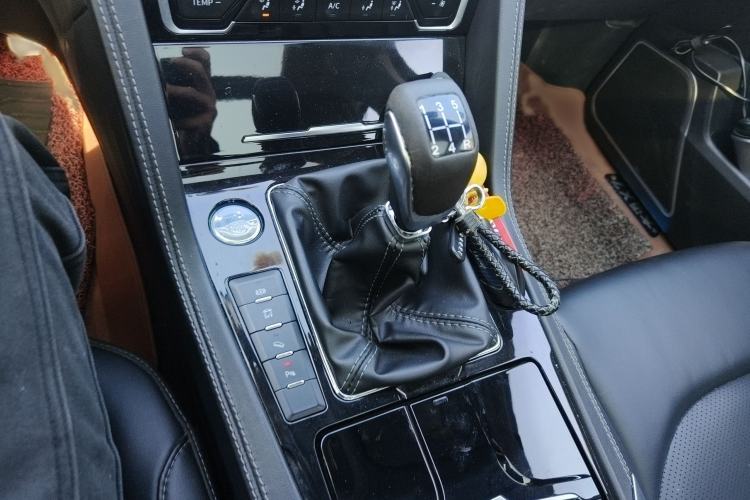 Used Zotye Domy X7 2017 1.8T Manual Luxury Model Gear Lever