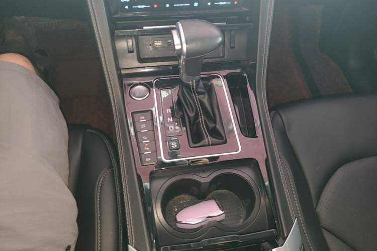 Used Zotye Domy X7 2017 1.8T DCT Supreme Model Gear Lever