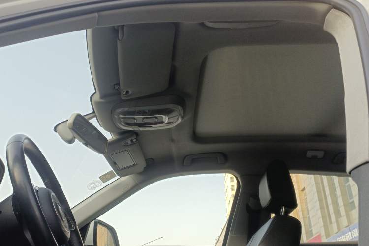 Used Zotye Domy X7 2017 Upgraded Edition 1.8T DCT Huashan Model Headliner