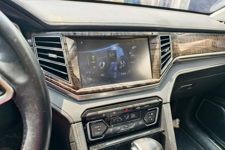 Used Zotye Domy X7 2017 Upgraded Edition 1.8T DCT Huashan Model Interior 2