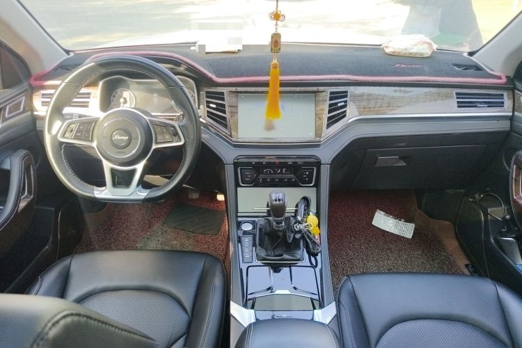 Used Zotye Domy X7 2017 1.8T Manual Luxury Model Interior 2