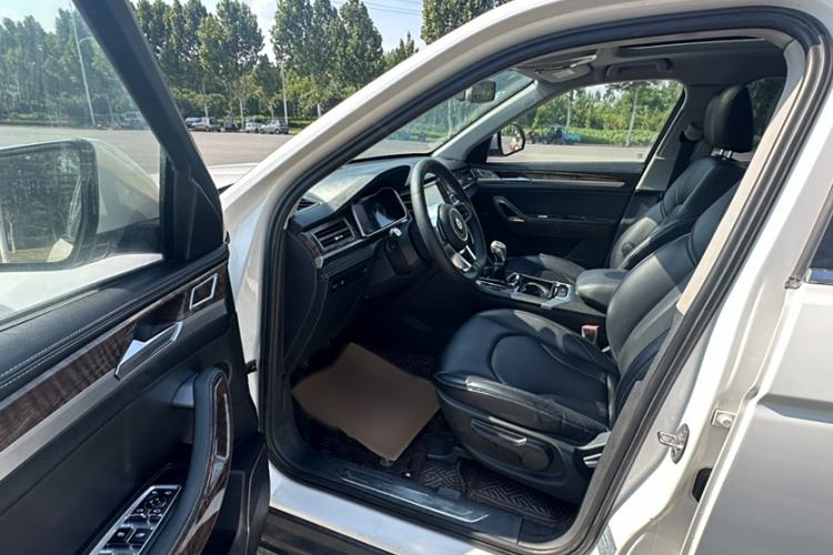 Used Zotye Domy X7 2017 1.8T Manual Luxury Model Interior 2