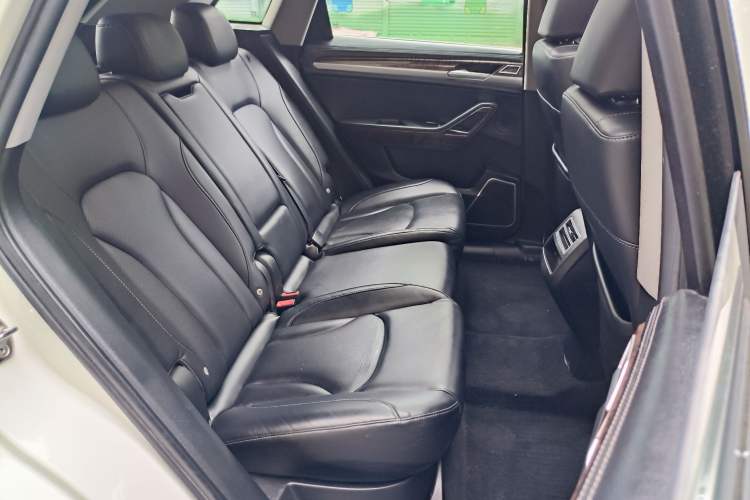 Used Zotye Domy X7 2017 1.8T Manual Luxury Model Interior 3