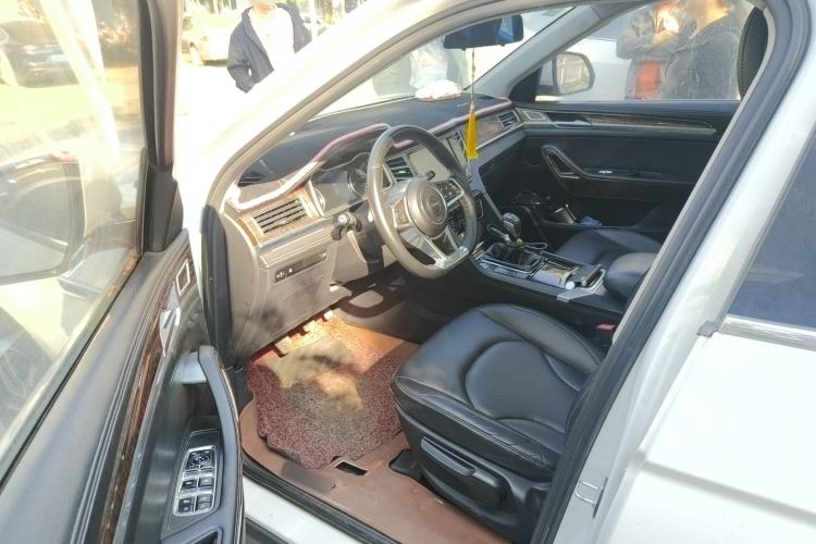 Used Zotye Domy X7 2017 1.8T Manual Luxury Model Interior 3