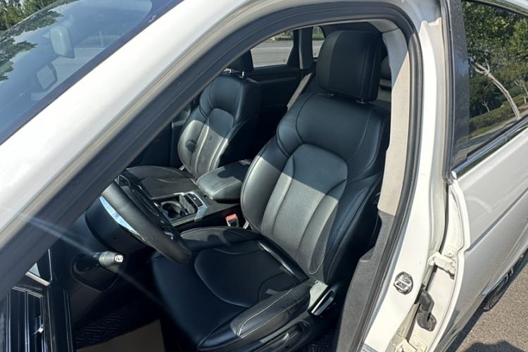 Used Zotye Domy X7 2017 1.8T Manual Luxury Model Interior 3