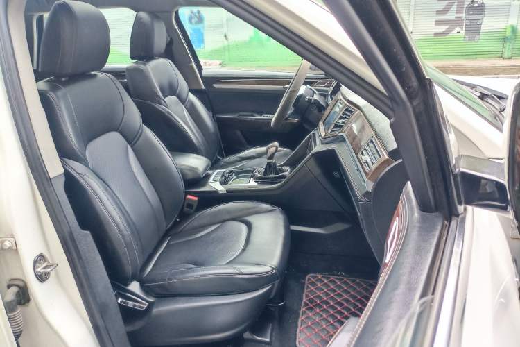 Used Zotye Domy X7 2017 1.8T Manual Luxury Model Interior 5