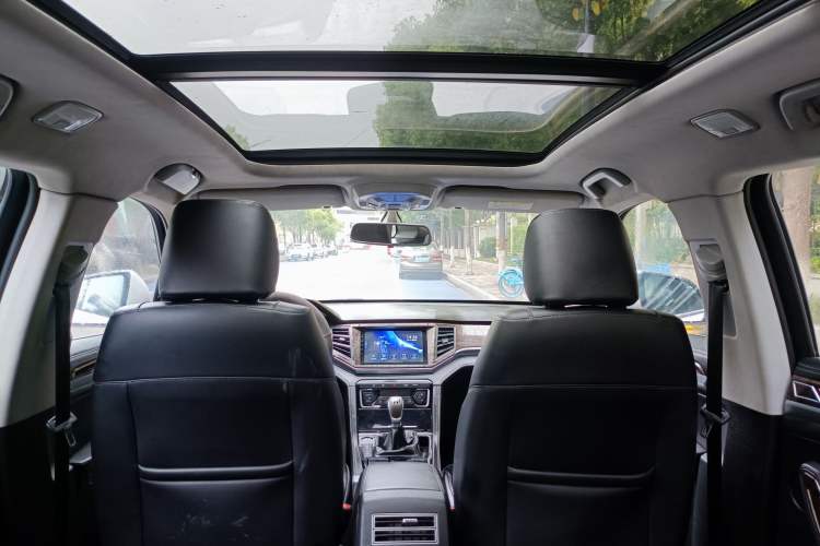 Used Zotye Domy X7 2017 1.8T Manual Luxury Model Interior 7