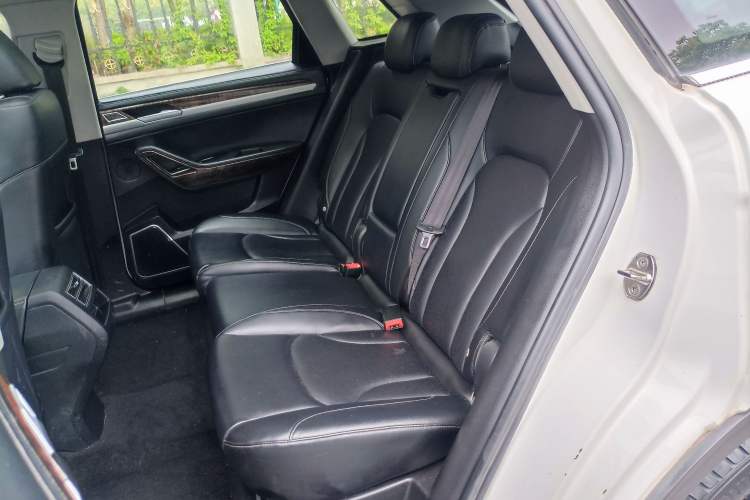 Used Zotye Domy X7 2017 1.8T Manual Luxury Model Interior 8