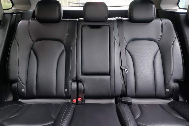 Used Zotye Domy X7 2017 1.8T Manual Luxury Model Interior 9