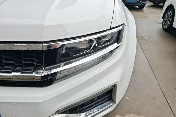 Used Zotye Domy X7 2017 2.0T DCT Ultimate Edition Left Front Headlight