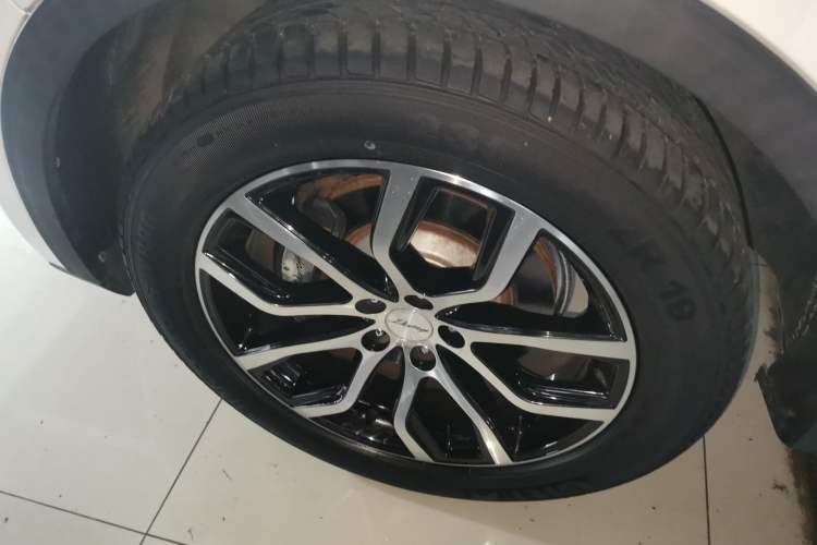 Used Zotye Domy X7 2017 2.0T DCT Ultimate Edition Left Front Wheel Hub