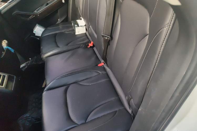 Used Zotye Domy X7 2017 2.0T DCT Ultimate Edition Left Rear Seat
